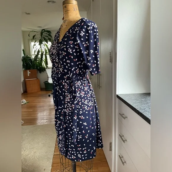 EUC Motherhood Maternity/Nursing Blue Multi Wrap, Small, MSRP $69 - Picture 7 of 10